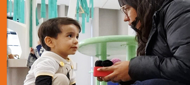 Una caja, un universo: el juego simbólico en el desarrollo infantil